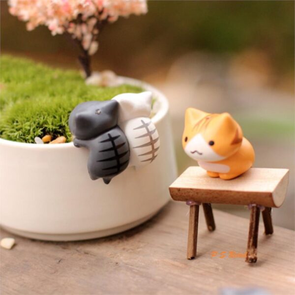 BHOOLU&GOOLU Plastic Lazy Cats Fantasy Showpiece, 3-4Cm, Multicolour, Pack Of 6