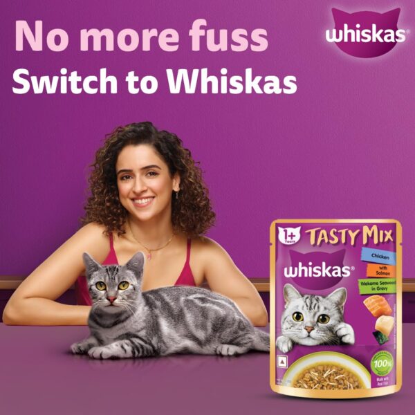 71q2v6WvCAL._SL1100_.jpg Whiskas Tasty Mix Adult (1+ Year) Wet Cat Food, Chicken with Salmon Wakame Seaweed in Gravy, 70 g, Cat Food Made with Real Fish, Complete & Balanced Nutrition for Adult Cats