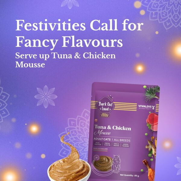 BARK OUT LOUD Festive Gift Box for Cats | Premium Gift Hamper with Duck Chews, Tuna & Chicken Mousse, Cat Pillows & Calming Supplements | Ideal Gift for All Cat Breeds & Ages