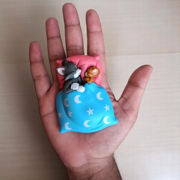 YOURKARTS.COM Cute Cartoon Cat & Mouse Car Dashboard Figurine | Sleeping Cat with Pillow Car Interior Decoration Toy | Cute Mini Dashboard Showpiece for Car, Home & Office