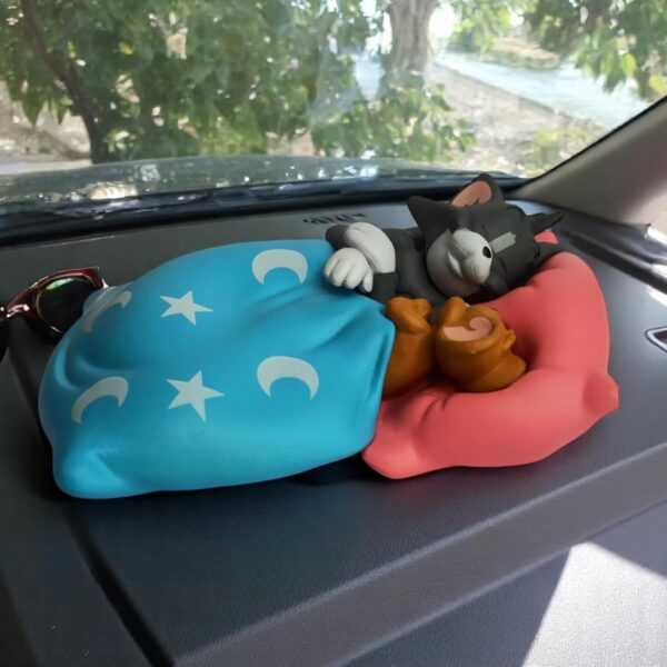 YOURKARTS.COM Cute Cartoon Cat & Mouse Car Dashboard Figurine | Sleeping Cat with Pillow Car Interior Decoration Toy | Cute Mini Dashboard Showpiece for Car, Home & Office