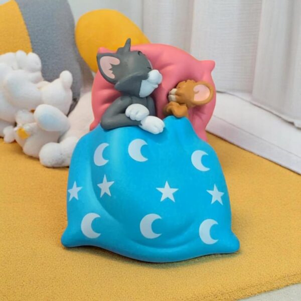 YOURKARTS.COM Cute Cartoon Cat & Mouse Car Dashboard Figurine | Sleeping Cat with Pillow Car Interior Decoration Toy | Cute Mini Dashboard Showpiece for Car, Home & Office