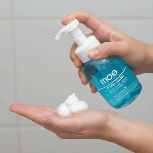 Moe Puppy Dry Shampoo for Cats | Cleansing & Conditioning, Detangling & Moisturizing | Quick Odor Removal | Safe for Kittens (300 ml)